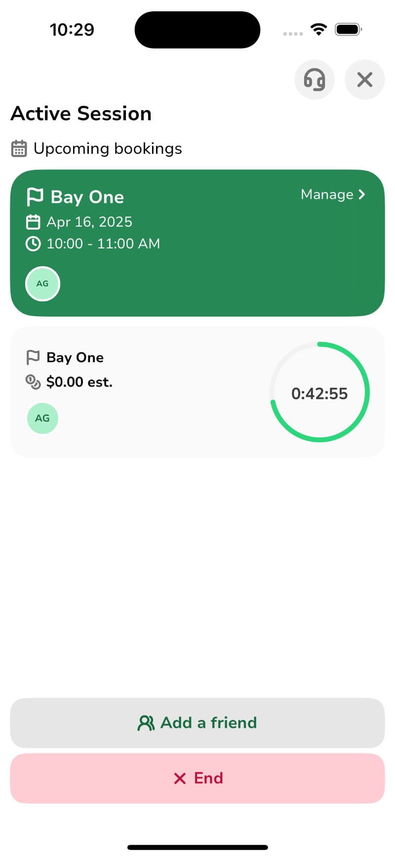Simulator session screen showing active golf play tracking